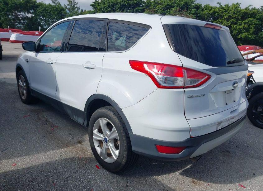 Photo 3 of 2016 Ford Escape SE (VIN 1FMCU0G98GUB08726)