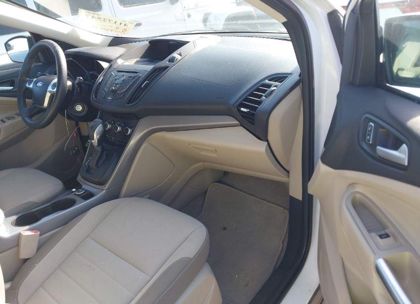 Photo 5 of 2016 Ford Escape SE (VIN 1FMCU0G98GUB08726)