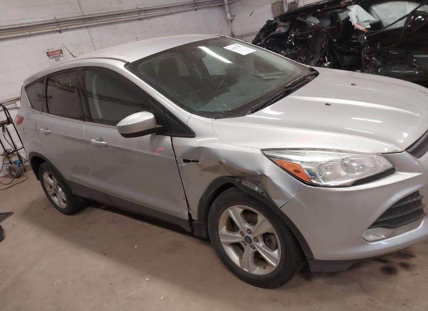 2016 Ford Escape SE (VIN 1FMCU0G98GUC27599) main photo