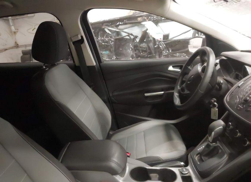 Photo 5 of 2016 Ford Escape SE (VIN 1FMCU0G98GUC27599)