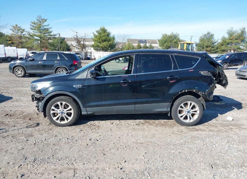 Photo 14 of 2017 Ford Escape SE (VIN 1FMCU0G98HUB28265)
