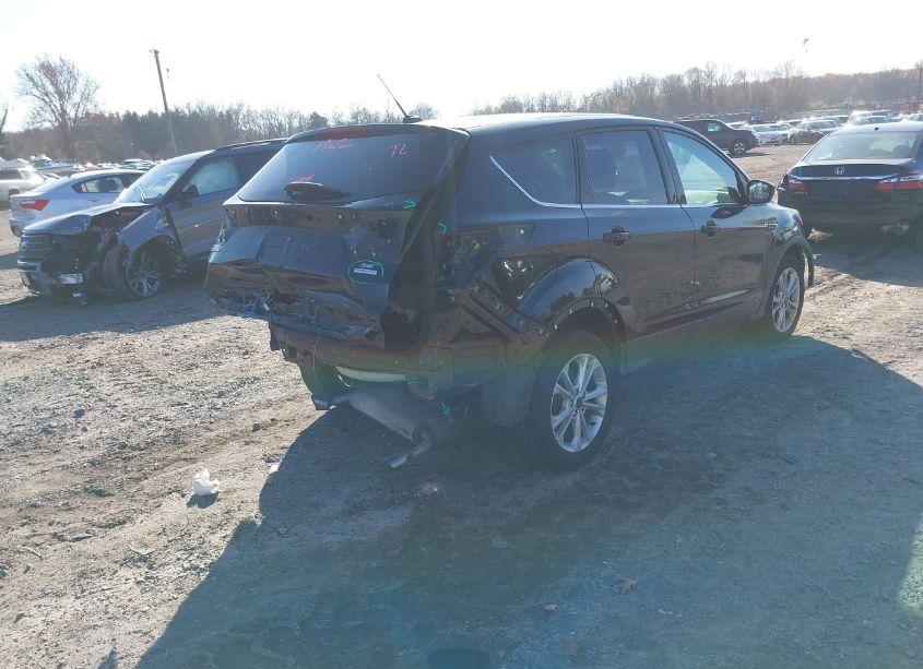 Photo 4 of 2017 Ford Escape SE (VIN 1FMCU0G98HUB28265)