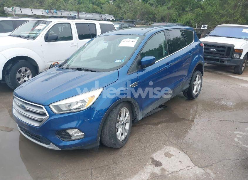 Photo 2 of 2017 Ford Escape SE (VIN 1FMCU0G98HUD67072)