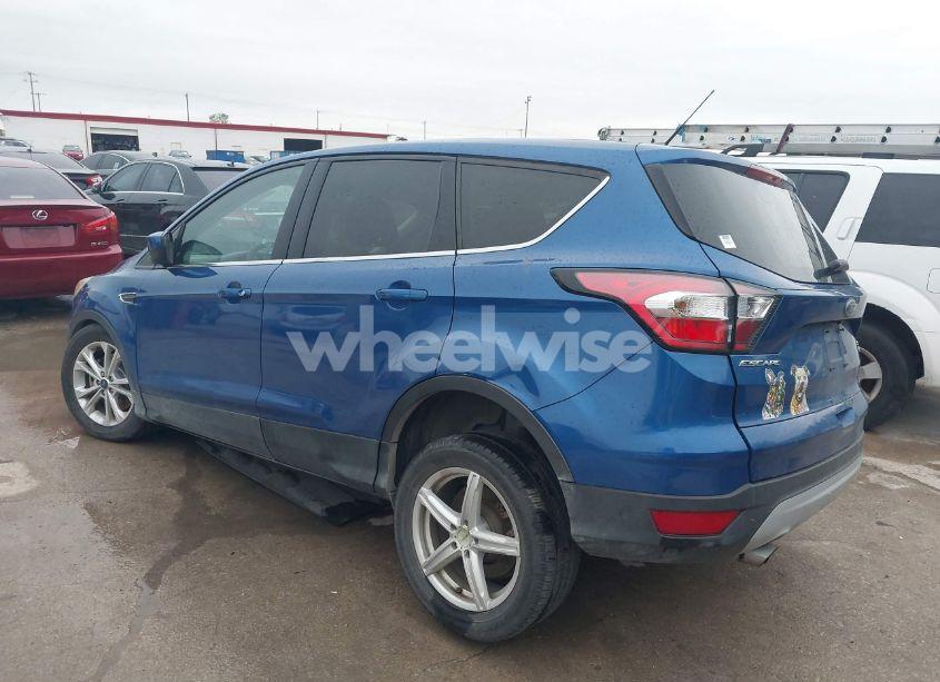 Photo 3 of 2017 Ford Escape SE (VIN 1FMCU0G98HUD67072)