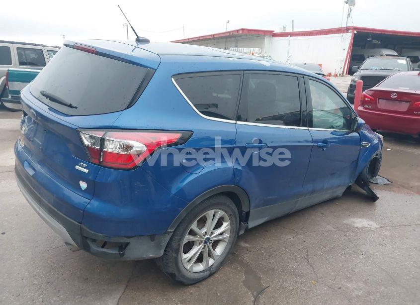 Photo 4 of 2017 Ford Escape SE (VIN 1FMCU0G98HUD67072)