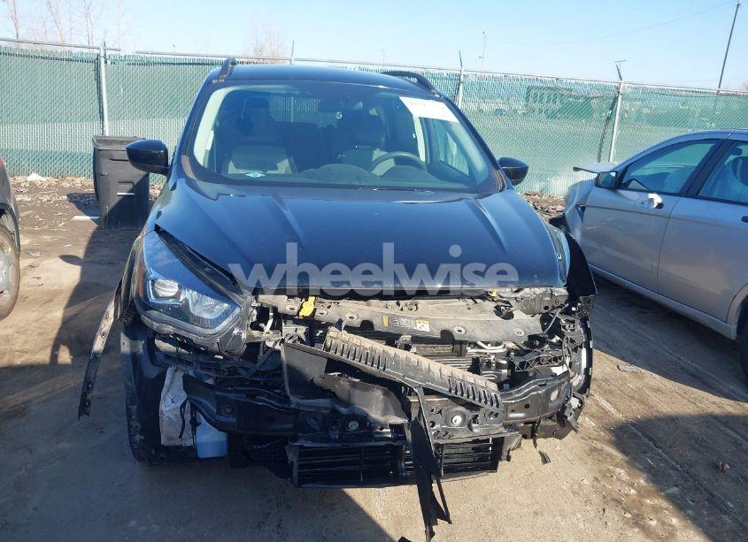 Photo 13 of 2017 Ford Escape SE (VIN 1FMCU0G98HUE15122)