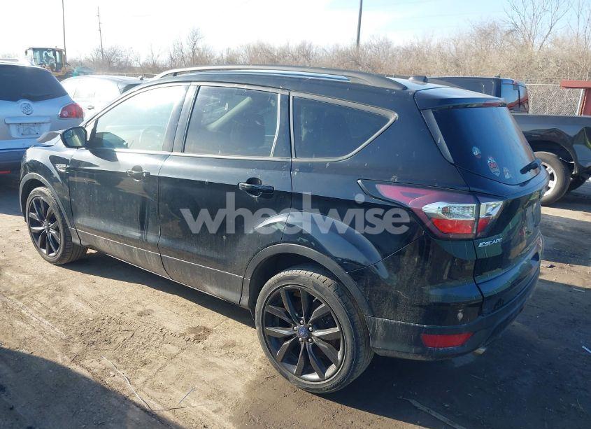 Photo 3 of 2017 Ford Escape SE (VIN 1FMCU0G98HUE15122)