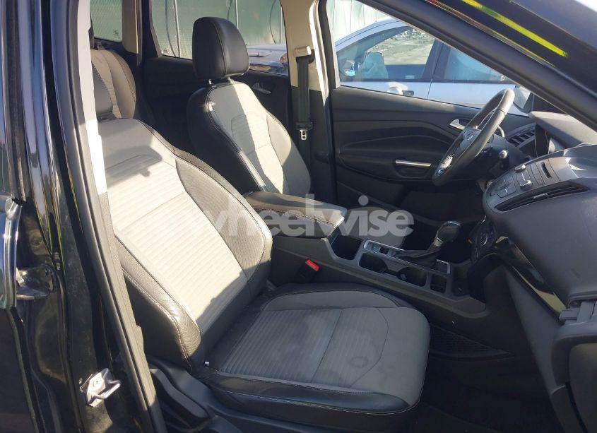 Photo 5 of 2017 Ford Escape SE (VIN 1FMCU0G98HUE15122)