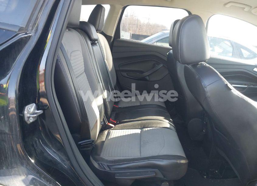 Photo 8 of 2017 Ford Escape SE (VIN 1FMCU0G98HUE15122)