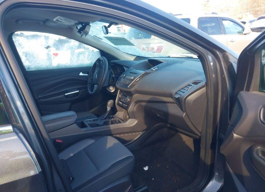 Photo 5 of 2017 Ford Escape SE (VIN 1FMCU0G98HUE65194)