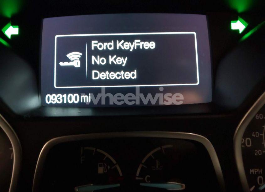 Photo 16 of 2019 Ford Escape SE (VIN 1FMCU0G98KUB33781)