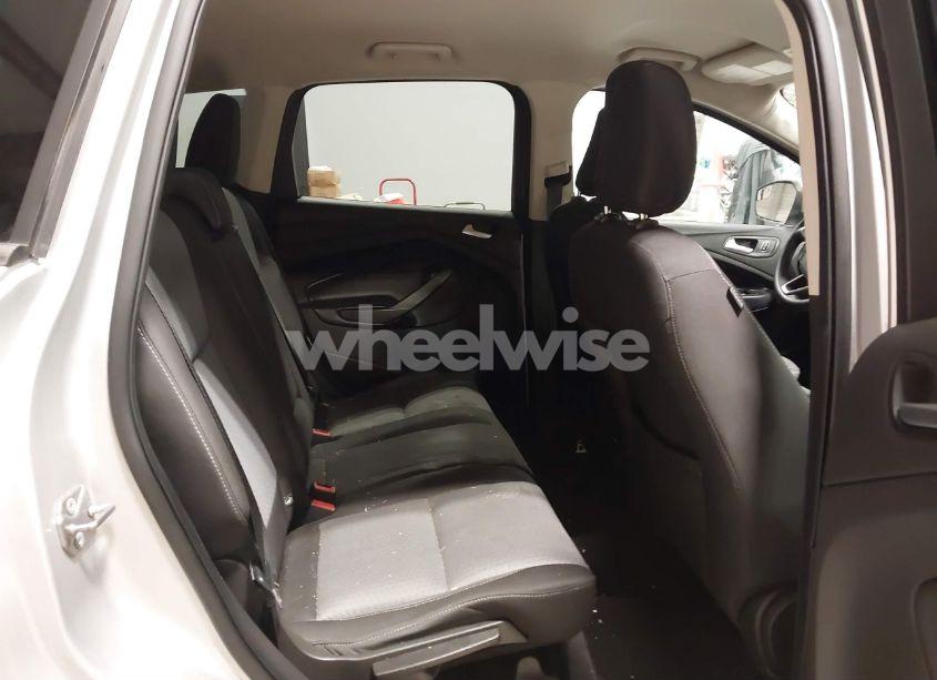 Photo 8 of 2019 Ford Escape SE (VIN 1FMCU0G98KUB33781)