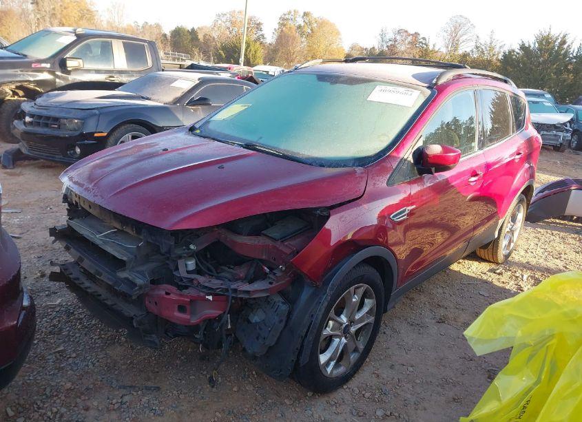 Photo 2 of 2013 Ford Escape SE (VIN 1FMCU0G99DUD75739)