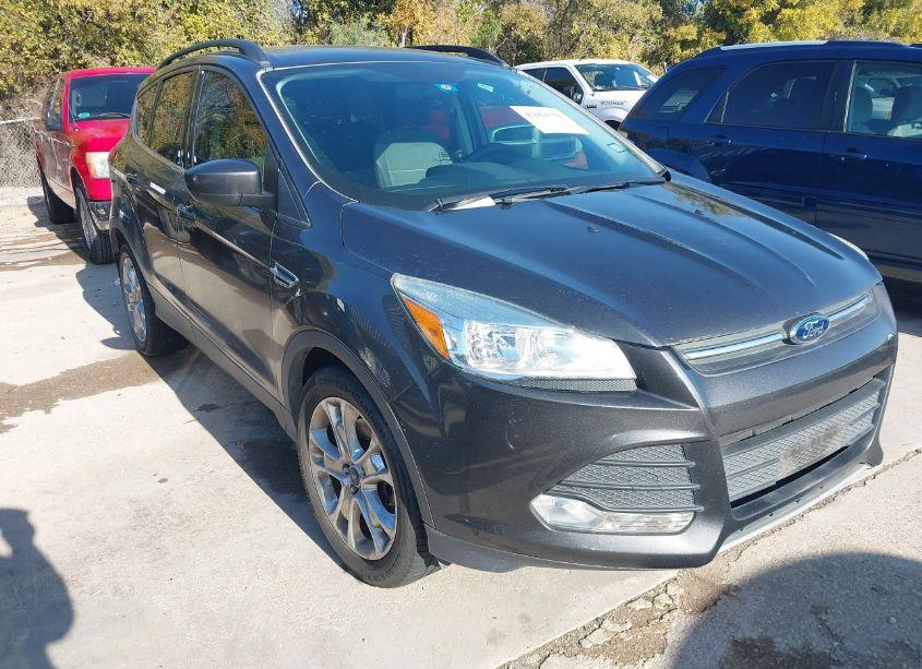 2015 Ford Escape SE (VIN 1FMCU0G99FUC07490) main photo