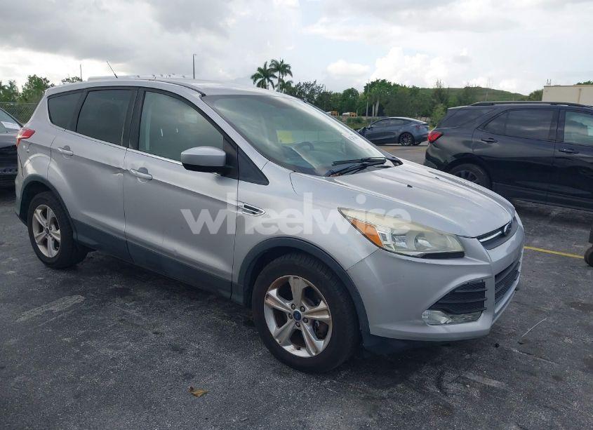 2016 Ford Escape SE (VIN 1FMCU0G99GUC12870) main photo