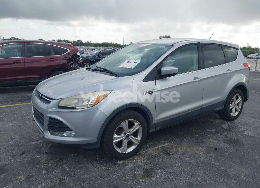 Photo 2 of 2016 Ford Escape SE (VIN 1FMCU0G99GUC12870)