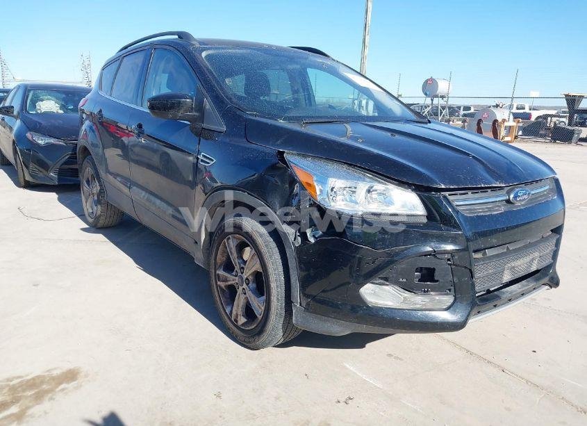 2016 Ford Escape SE (VIN 1FMCU0G99GUC19883) main photo