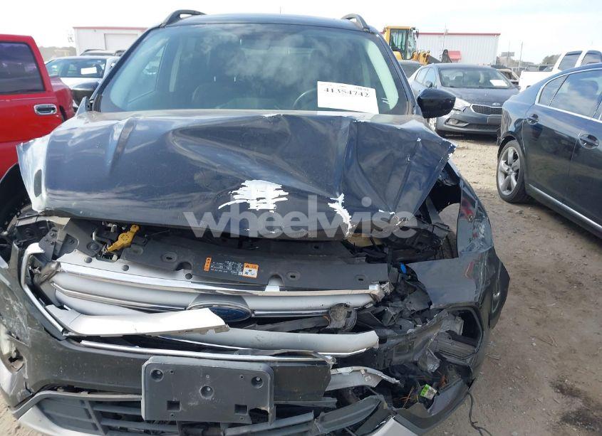 Photo 13 of 2017 Ford Escape SE (VIN 1FMCU0G99HUE13346)