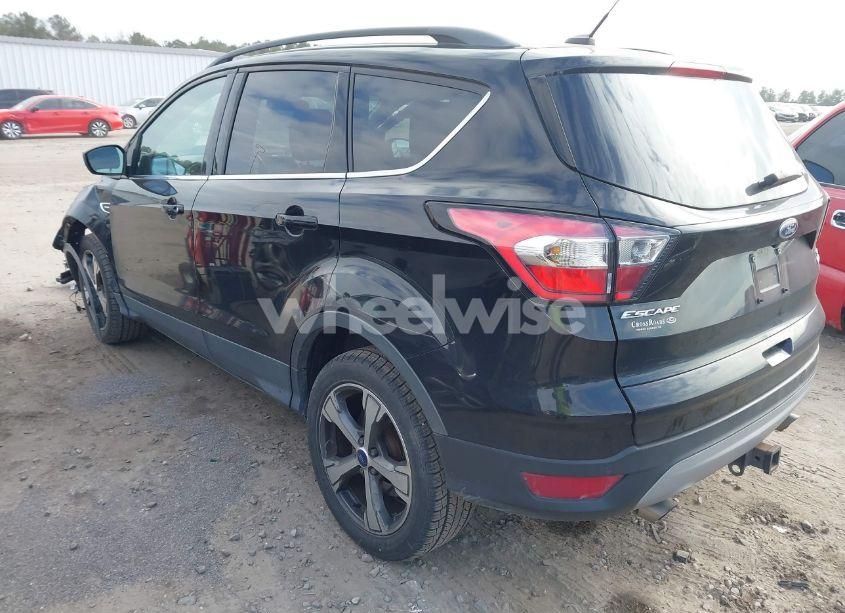 Photo 3 of 2017 Ford Escape SE (VIN 1FMCU0G99HUE13346)