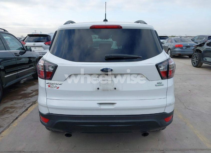 Photo 16 of 2017 Ford Escape SE (VIN 1FMCU0G99HUE15548)