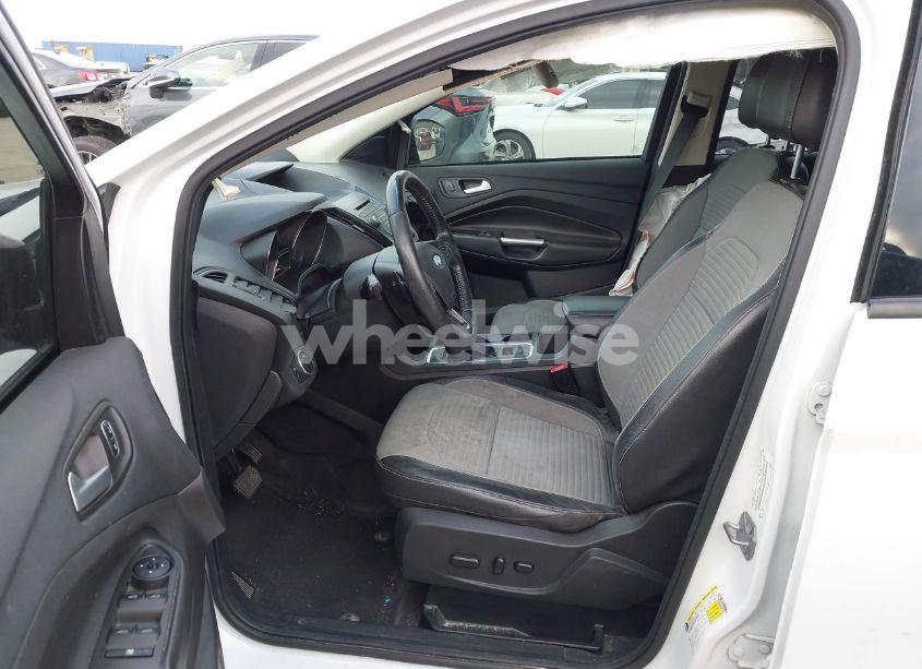 Photo 5 of 2017 Ford Escape SE (VIN 1FMCU0G99HUE15548)