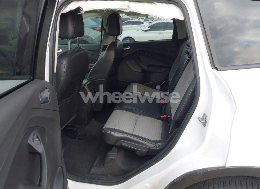 Photo 8 of 2017 Ford Escape SE (VIN 1FMCU0G99HUE15548)