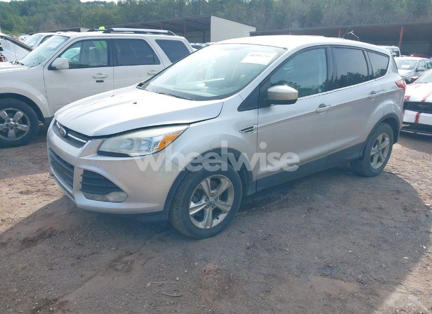 Photo 2 of 2013 Ford Escape SE (VIN 1FMCU0G9XDUC27146)