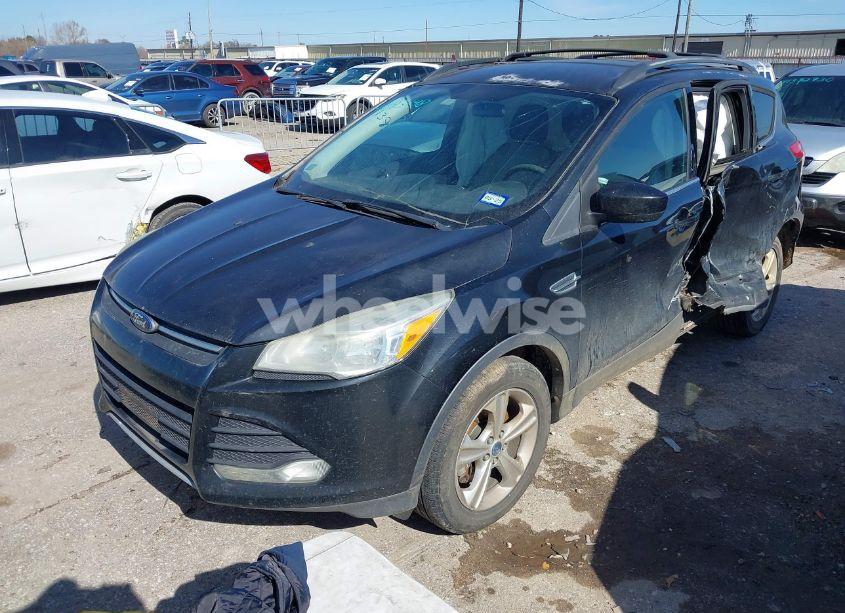 Photo 2 of 2013 Ford Escape SE (VIN 1FMCU0G9XDUD95109)