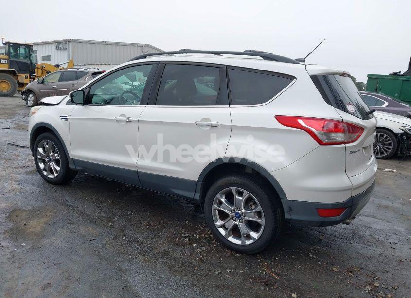 Photo 3 of 2014 Ford Escape SE (VIN 1FMCU0G9XEUE33729)