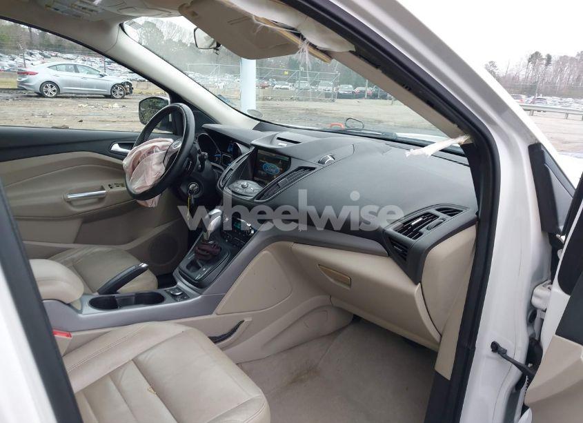 Photo 5 of 2014 Ford Escape SE (VIN 1FMCU0G9XEUE33729)