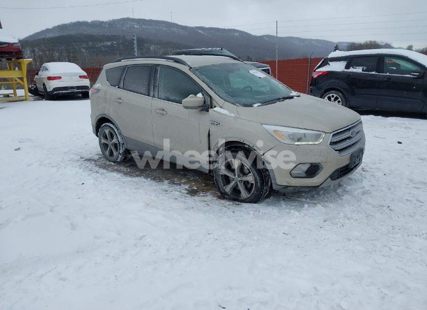 2017 Ford Escape SE (VIN 1FMCU0G9XHUA45193) main photo