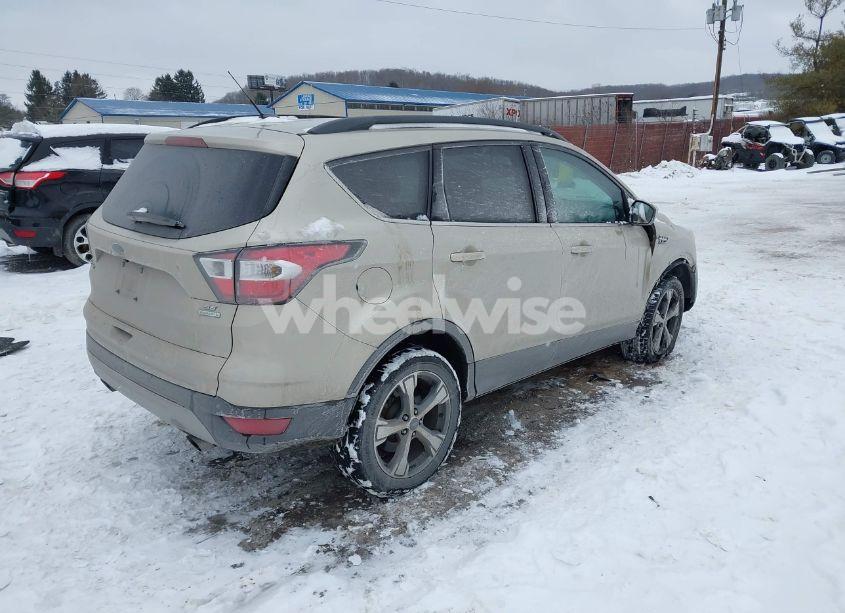 Photo 4 of 2017 Ford Escape SE (VIN 1FMCU0G9XHUA45193)