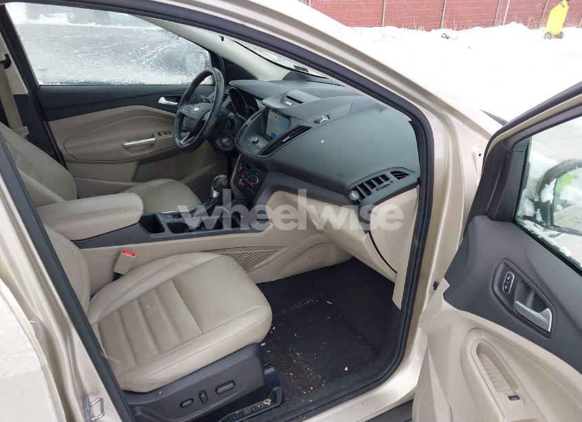 Photo 5 of 2017 Ford Escape SE (VIN 1FMCU0G9XHUA45193)