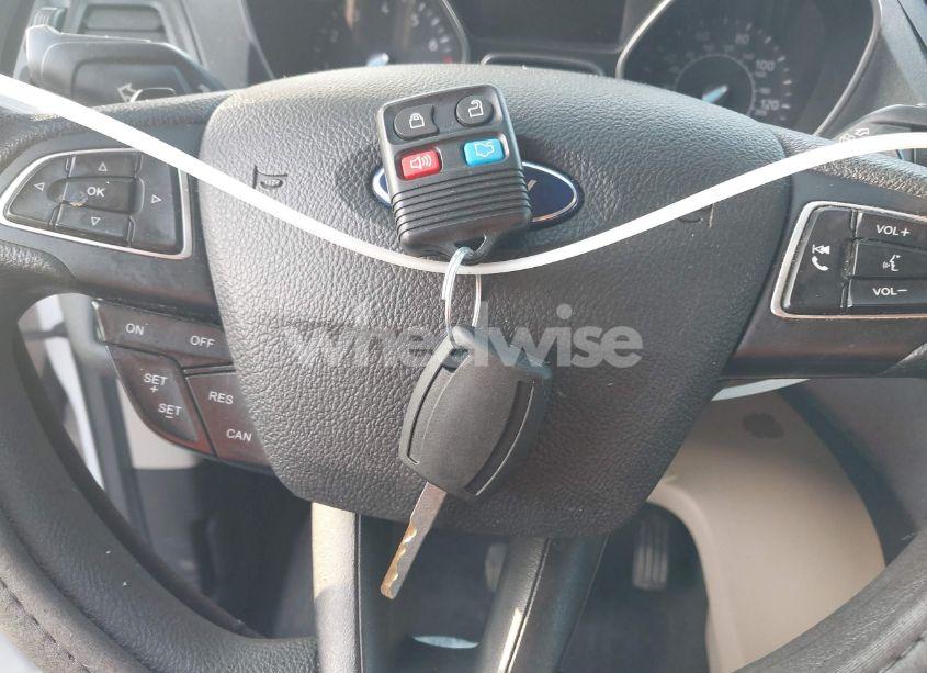 Photo 11 of 2017 Ford Escape SE (VIN 1FMCU0G9XHUA62964)