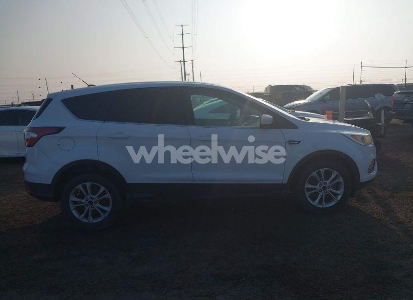 Photo 13 of 2017 Ford Escape SE (VIN 1FMCU0G9XHUA62964)