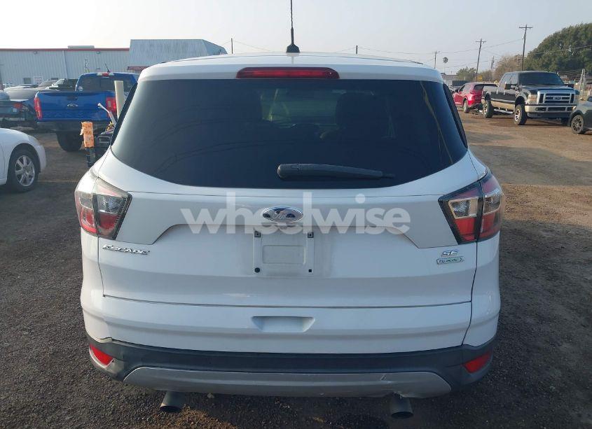 Photo 16 of 2017 Ford Escape SE (VIN 1FMCU0G9XHUA62964)