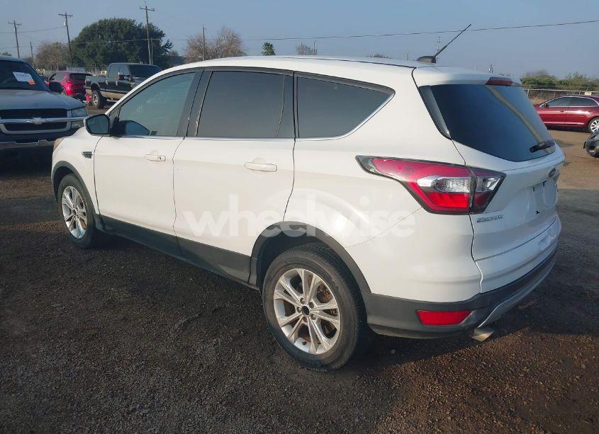Photo 3 of 2017 Ford Escape SE (VIN 1FMCU0G9XHUA62964)
