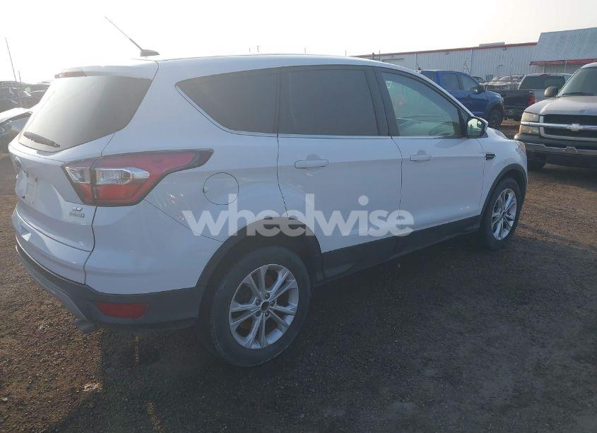 Photo 4 of 2017 Ford Escape SE (VIN 1FMCU0G9XHUA62964)