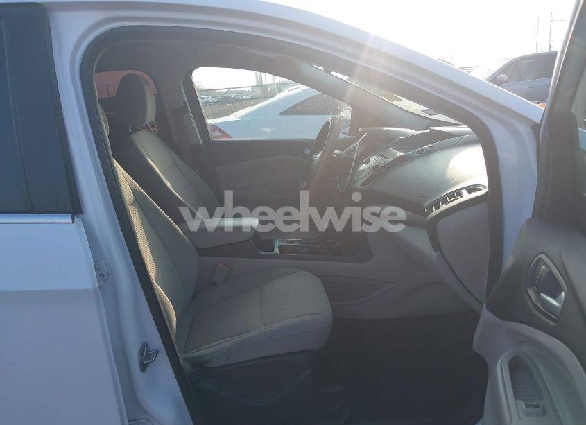 Photo 5 of 2017 Ford Escape SE (VIN 1FMCU0G9XHUA62964)