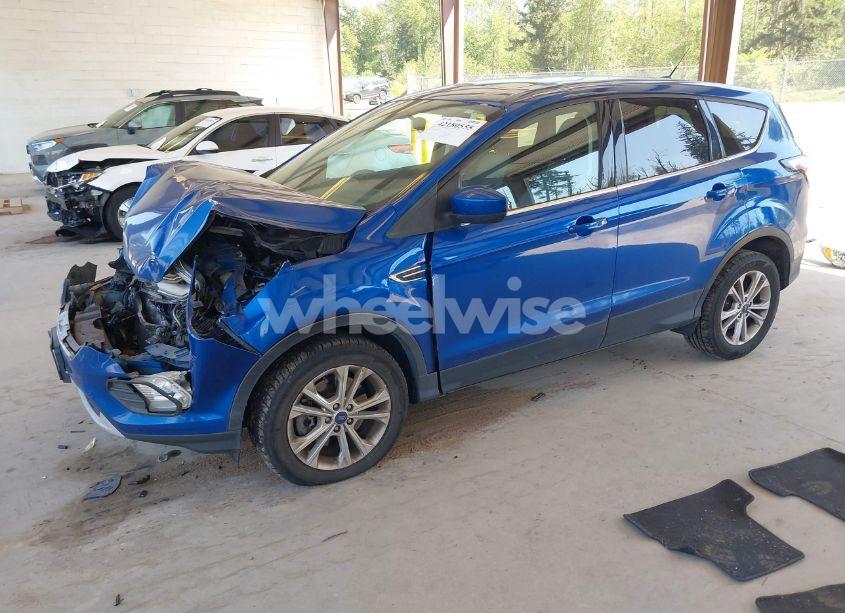 Photo 2 of 2017 Ford Escape SE (VIN 1FMCU0G9XHUC81634)