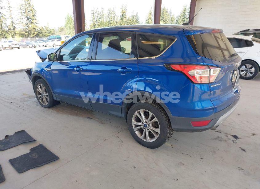 Photo 3 of 2017 Ford Escape SE (VIN 1FMCU0G9XHUC81634)
