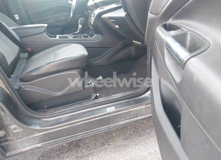 Photo 5 of 2017 Ford Escape SE (VIN 1FMCU0GD0HUA09341)