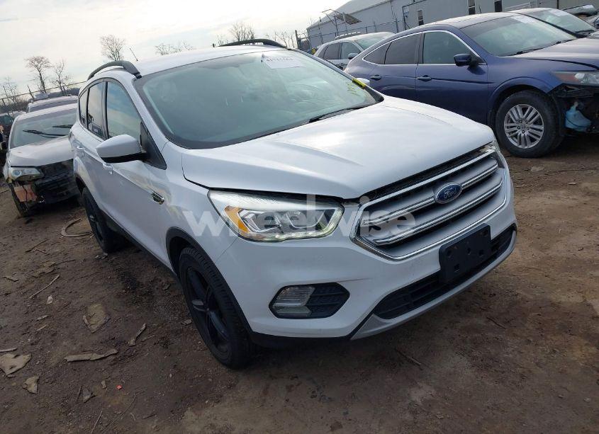 2017 Ford Escape SE (VIN 1FMCU0GD0HUA21974) main photo