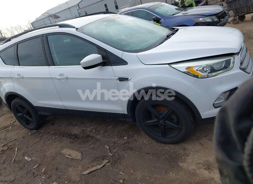 Photo 13 of 2017 Ford Escape SE (VIN 1FMCU0GD0HUA21974)