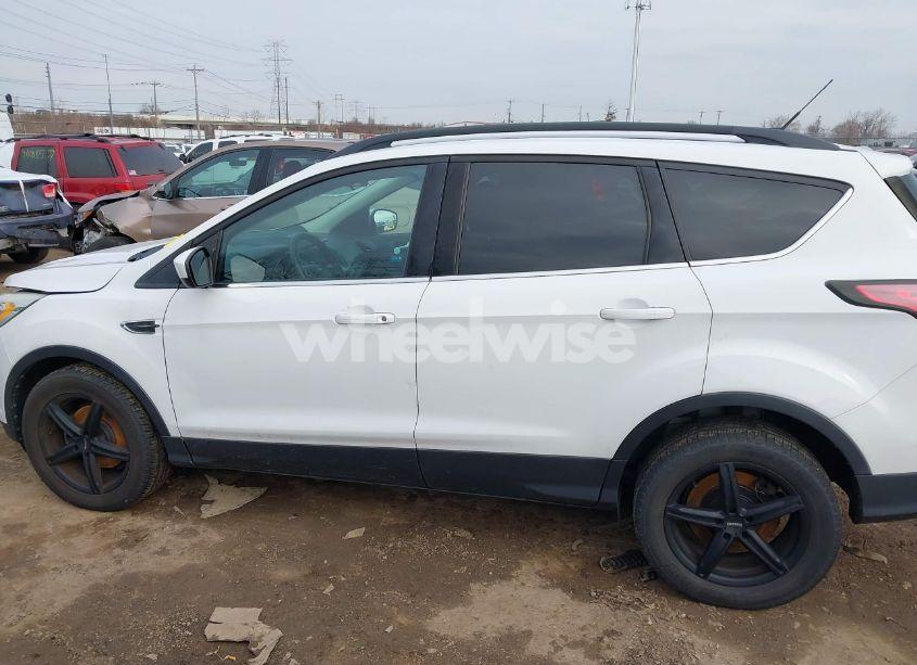 Photo 14 of 2017 Ford Escape SE (VIN 1FMCU0GD0HUA21974)