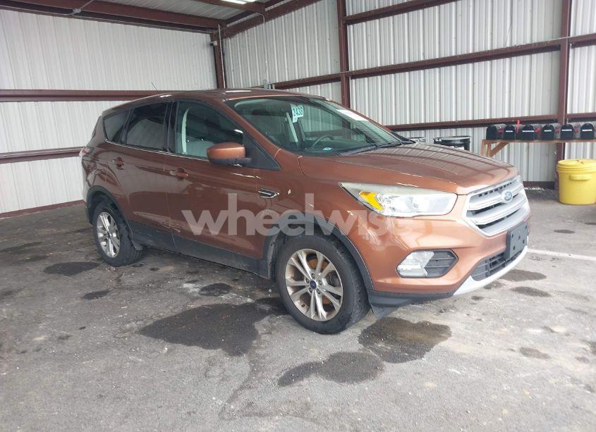 2017 Ford Escape SE (VIN 1FMCU0GD0HUA52349) main photo