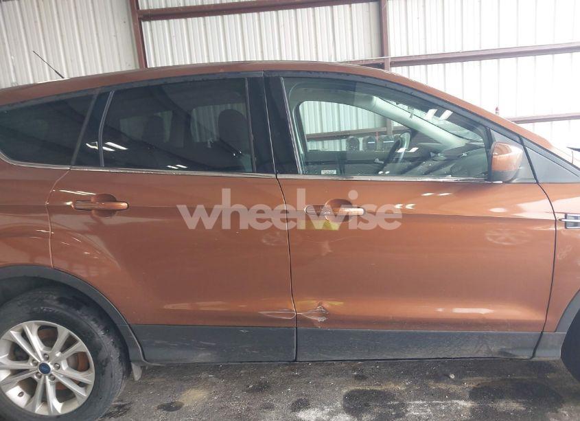 Photo 13 of 2017 Ford Escape SE (VIN 1FMCU0GD0HUA52349)