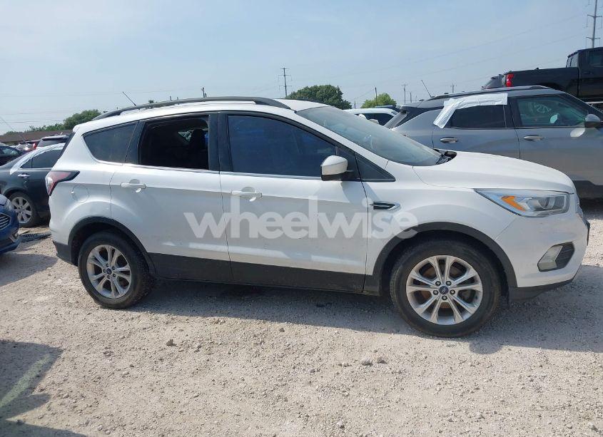 Photo 13 of 2017 Ford Escape SE (VIN 1FMCU0GD0HUA93323)