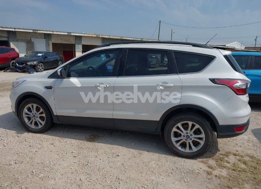 Photo 14 of 2017 Ford Escape SE (VIN 1FMCU0GD0HUA93323)