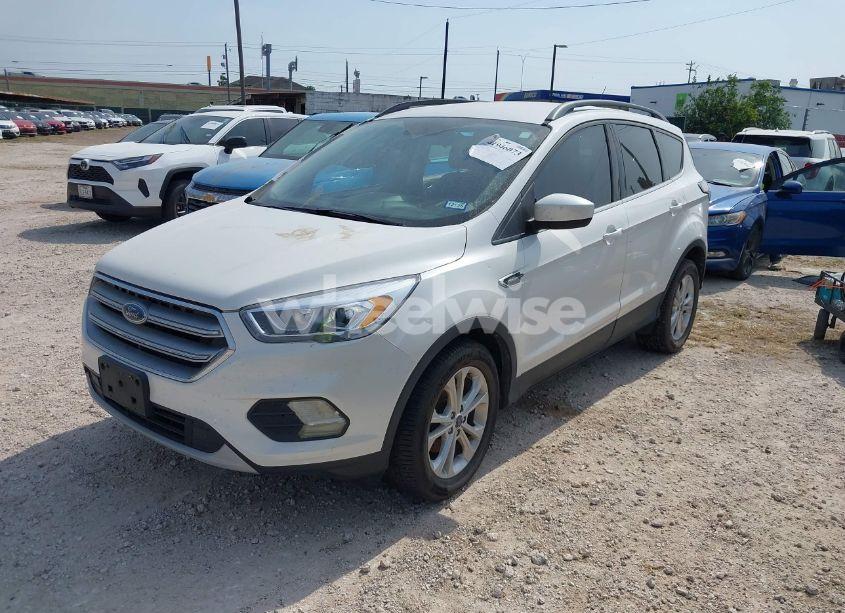 Photo 2 of 2017 Ford Escape SE (VIN 1FMCU0GD0HUA93323)